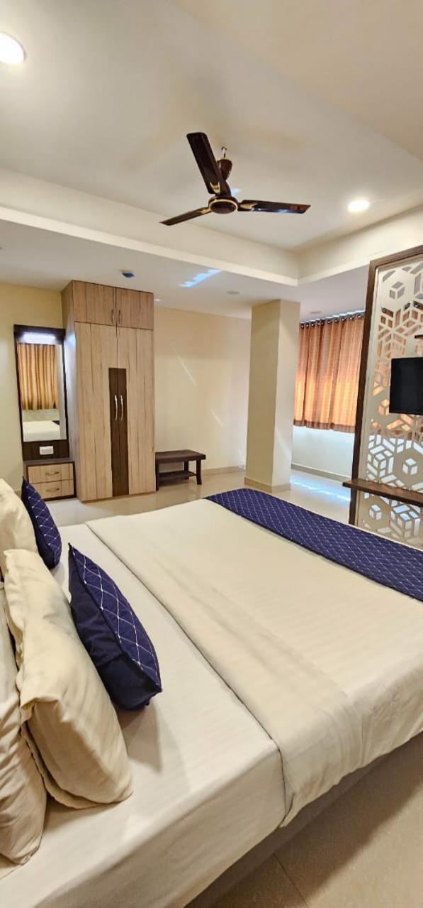 Stayguru Hotel Atithi Bhuj Exteriér fotografie